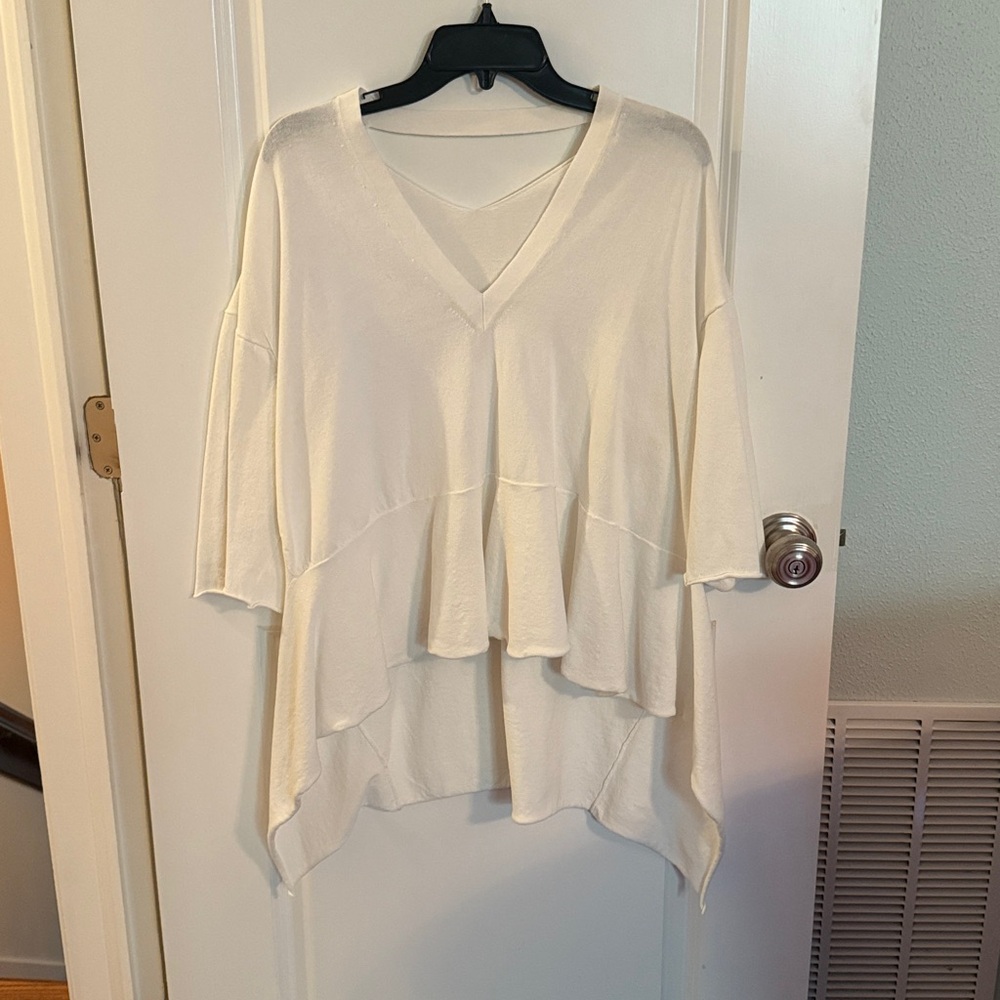Cream V-Neck light weight sweater